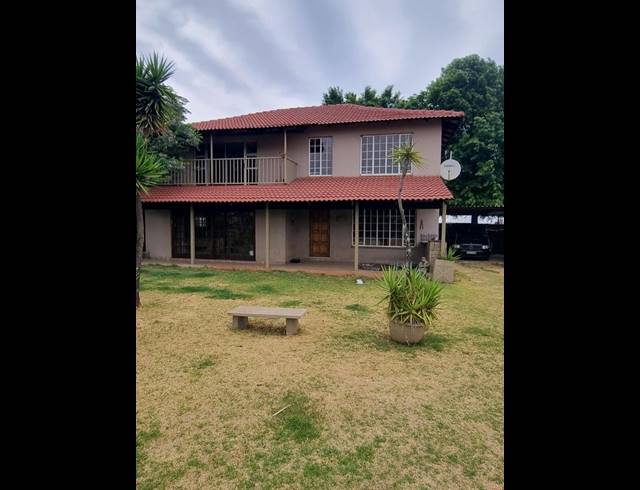 19 BEDROOM HOUSE FOR SALE IN NORTON'S HOME ESTATE